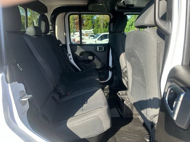 Used 2026 Jeep Gladiator Sport AWD/4WD image 10