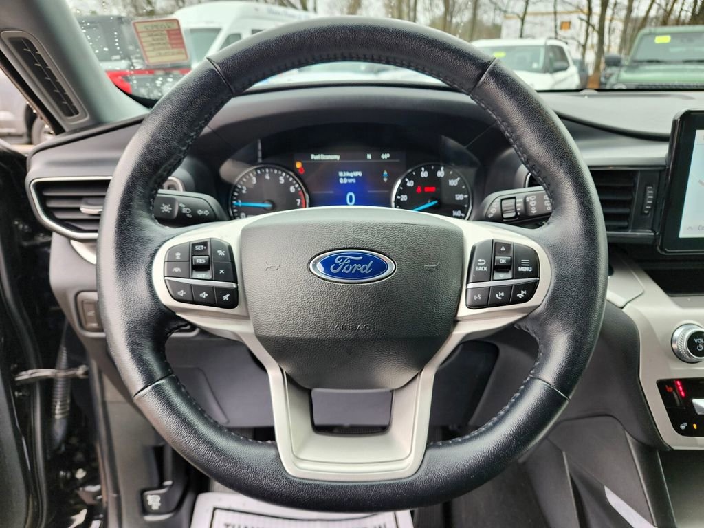 Certified 2022 Ford Explorer XLT w/ Equipment Group 202A image 29