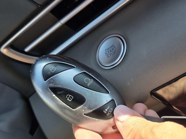 Used 2025 Hyundai Elantra Sport FWD image 20