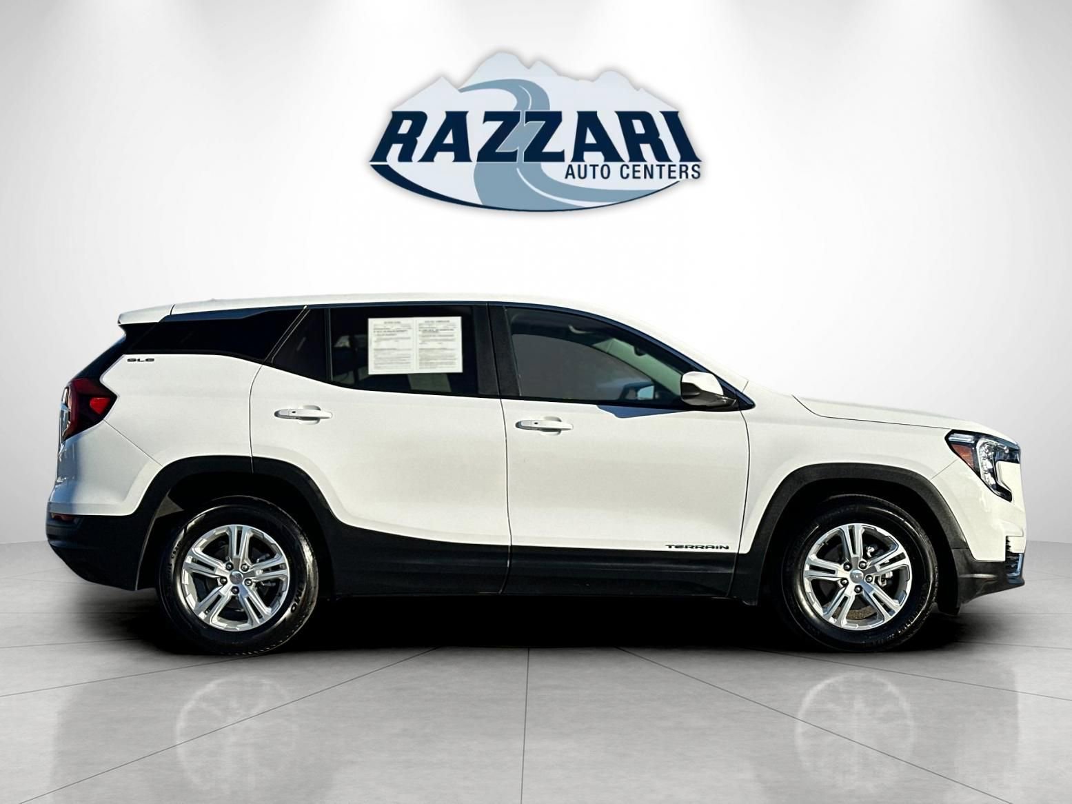 Used 2024 GMC Terrain SLE image 6