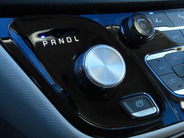 Used 2024 Chrysler Pacifica Select image 31