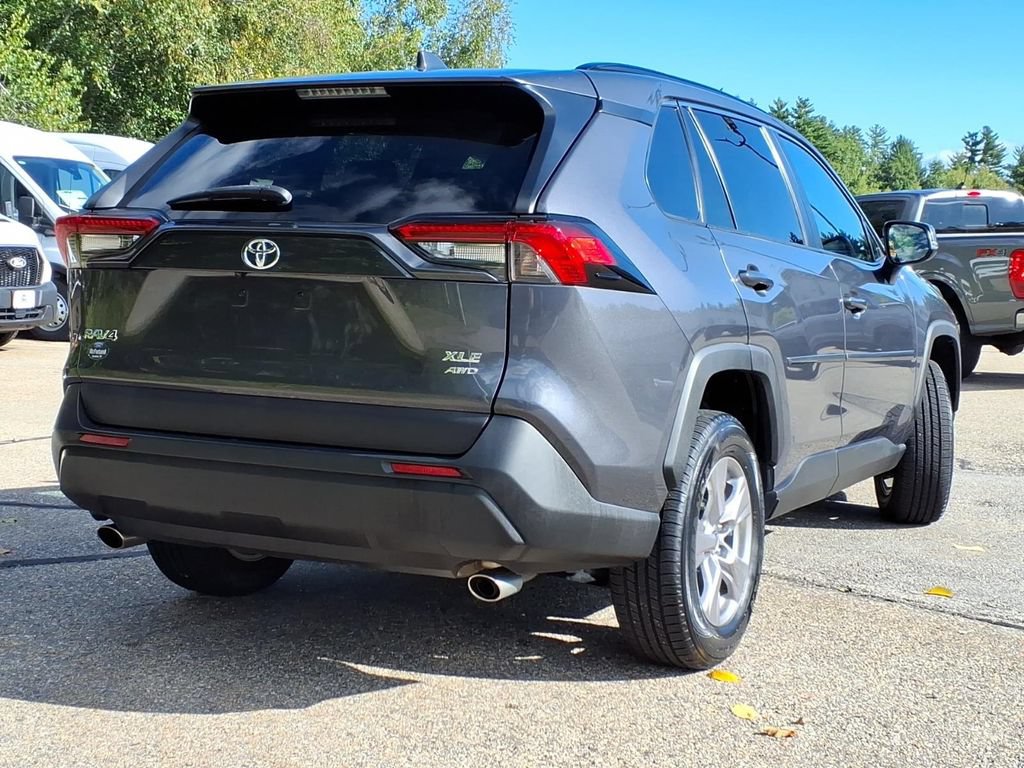 Used 2023 Toyota RAV4 XLE AWD/4WD image 4