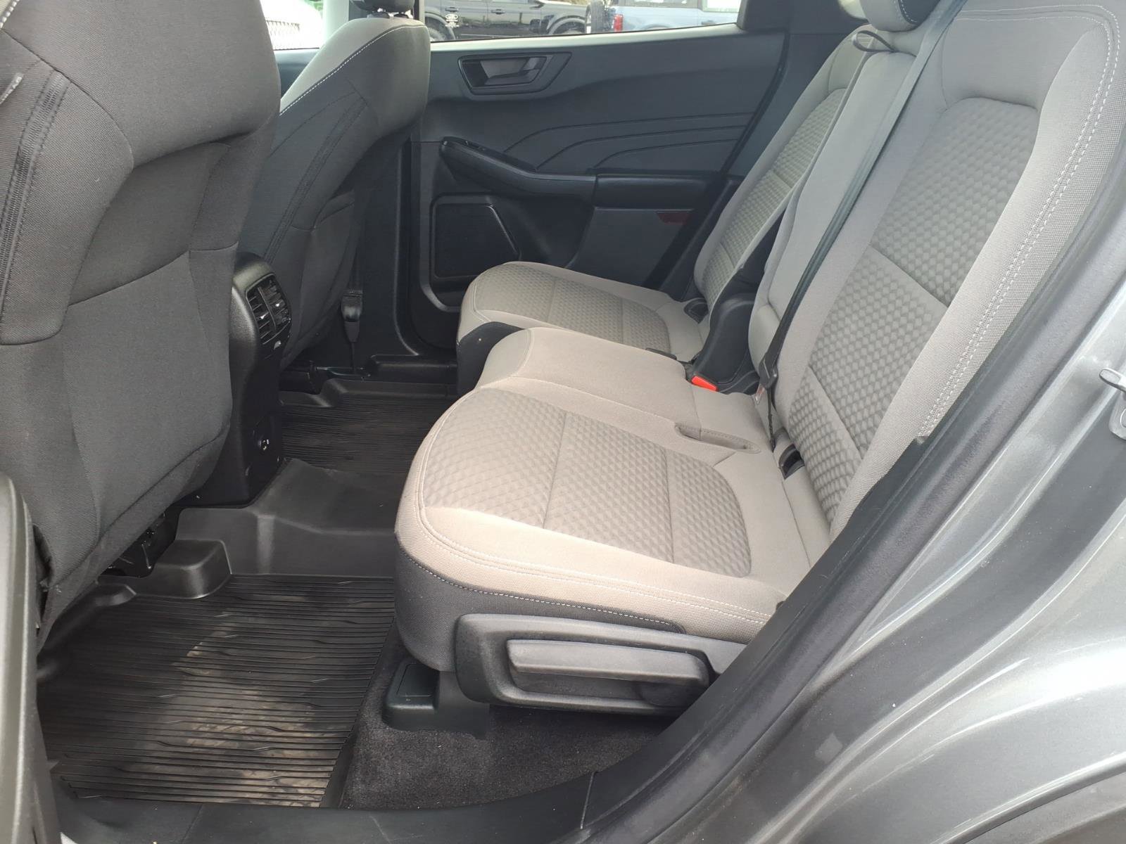 Certified 2022 Ford Escape SE w/ SE Sport Appearance Package image 17