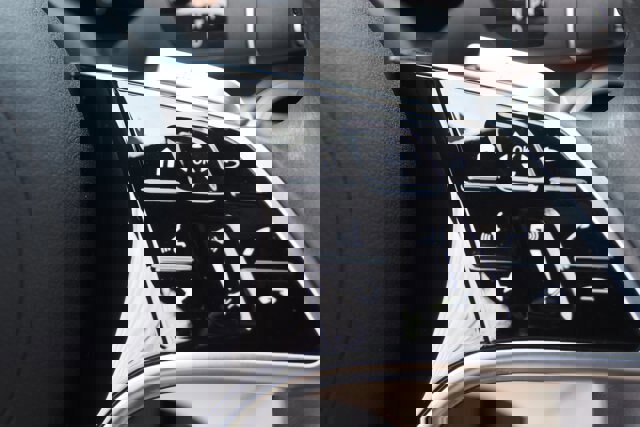 Used 2023 Mercedes-Benz E 350 4MATIC Sedan image 25