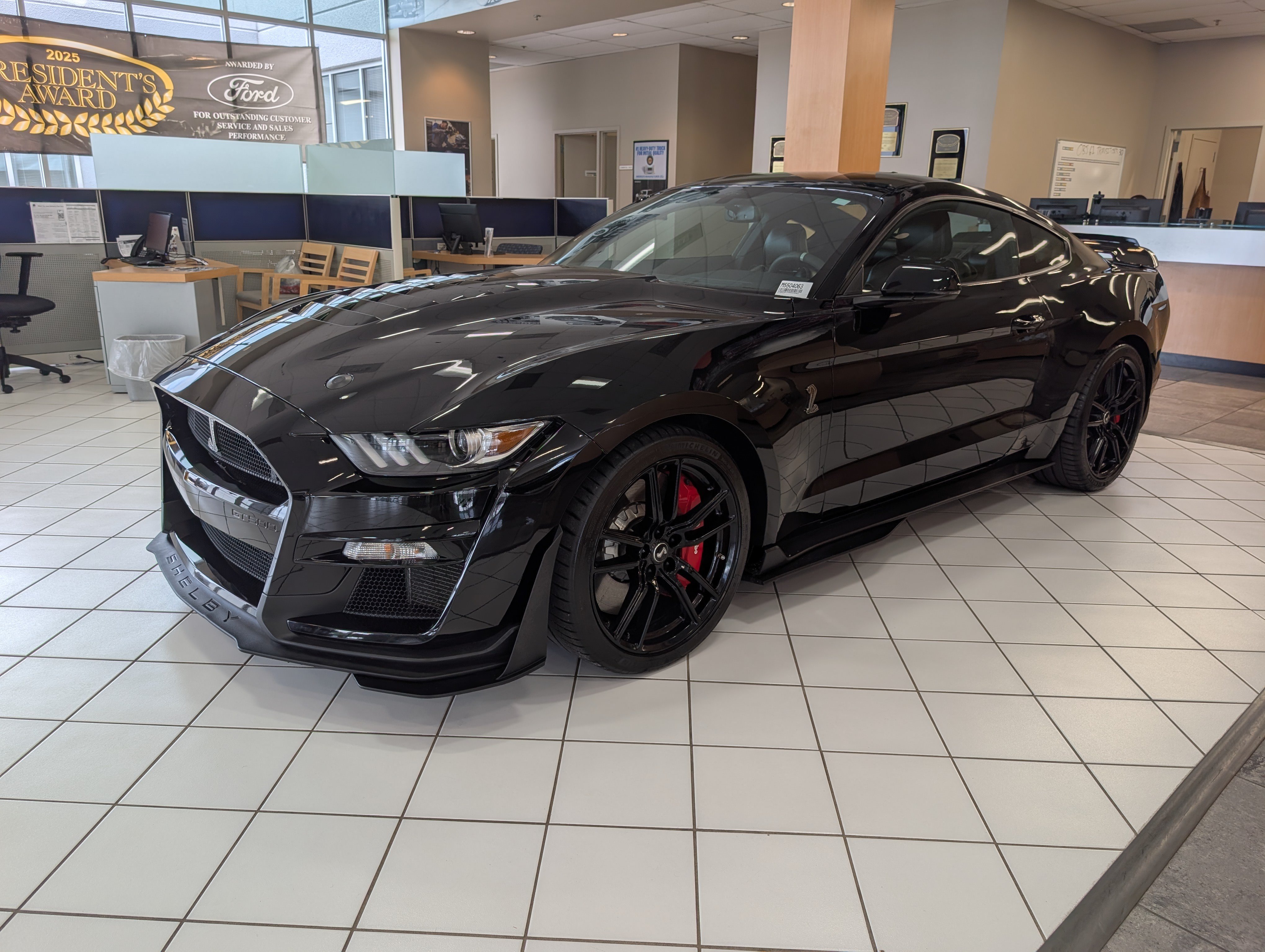 Certified 2021 Ford Mustang Shelby GT500 w/ Technology Package RWD image 7