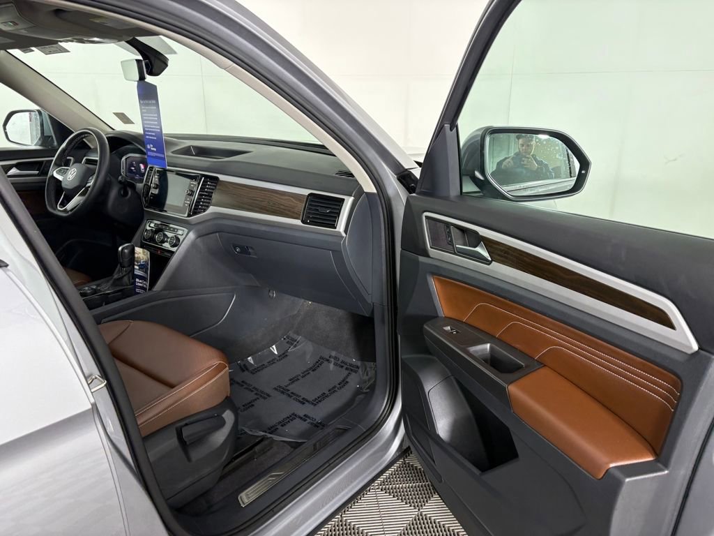 Used 2023 Volkswagen Atlas SE image 39