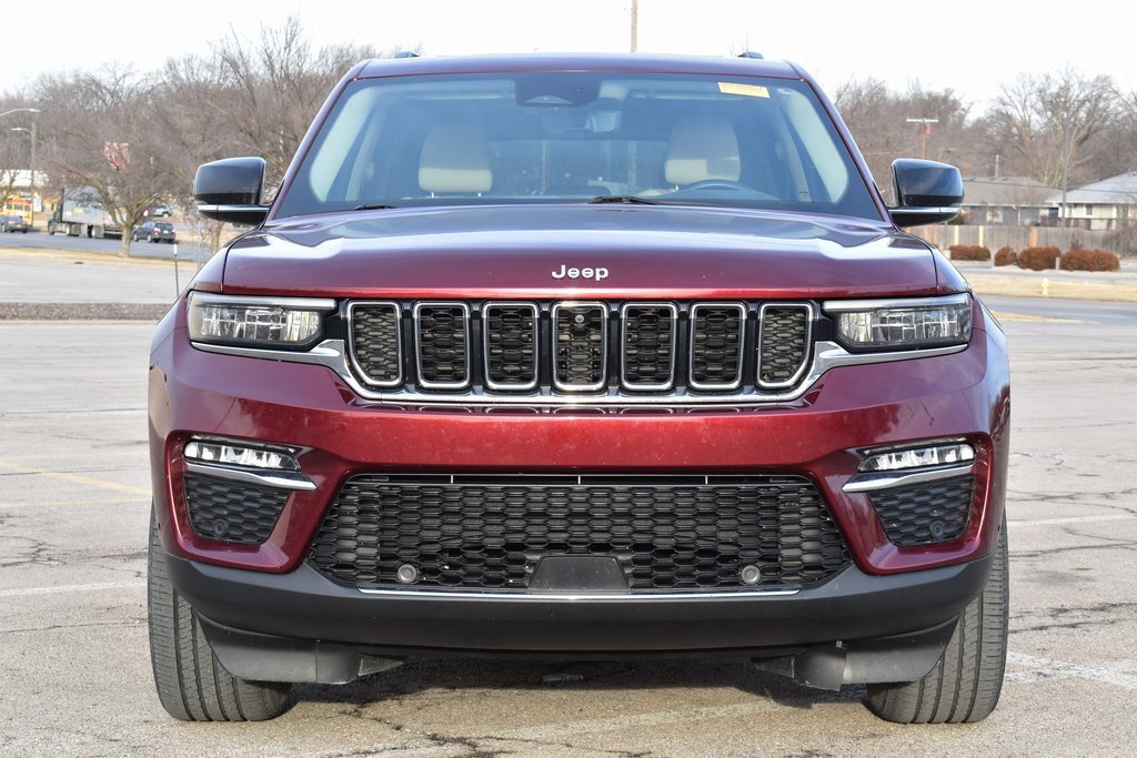 Used 2022 Jeep Grand Cherokee Limited w/ Luxury Tech Group II image 4