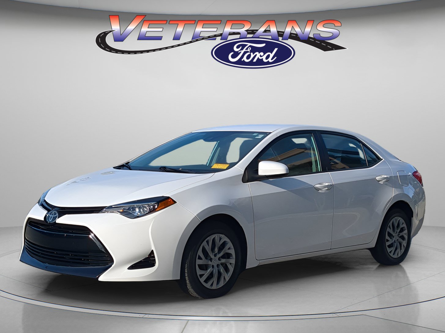 Used 2018 Toyota Corolla LE image 1