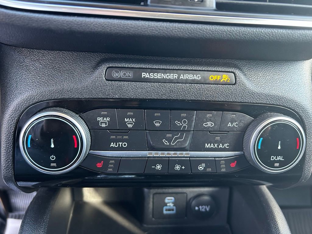 Certified 2022 Ford Escape Titanium w/ Class II Trailer Tow Package image 32