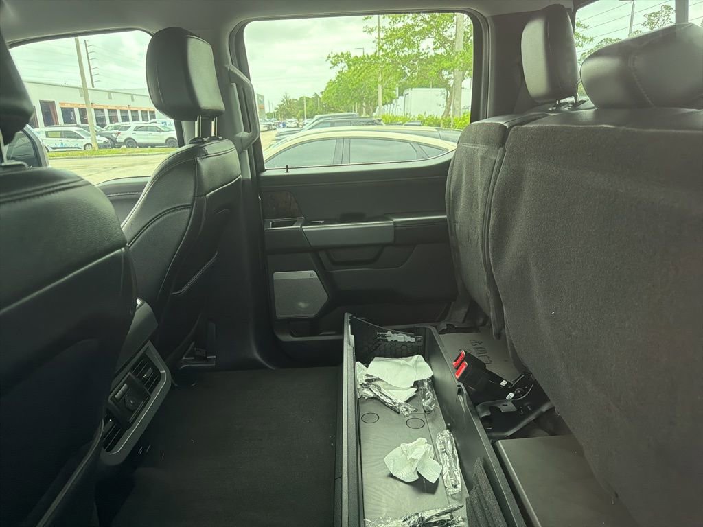 Certified 2025 Ford F250 Lariat w/ Chrome Package image 6