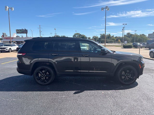 Used 2024 Jeep Grand Cherokee L Limited w/ Black Appearance Package RWD image 8