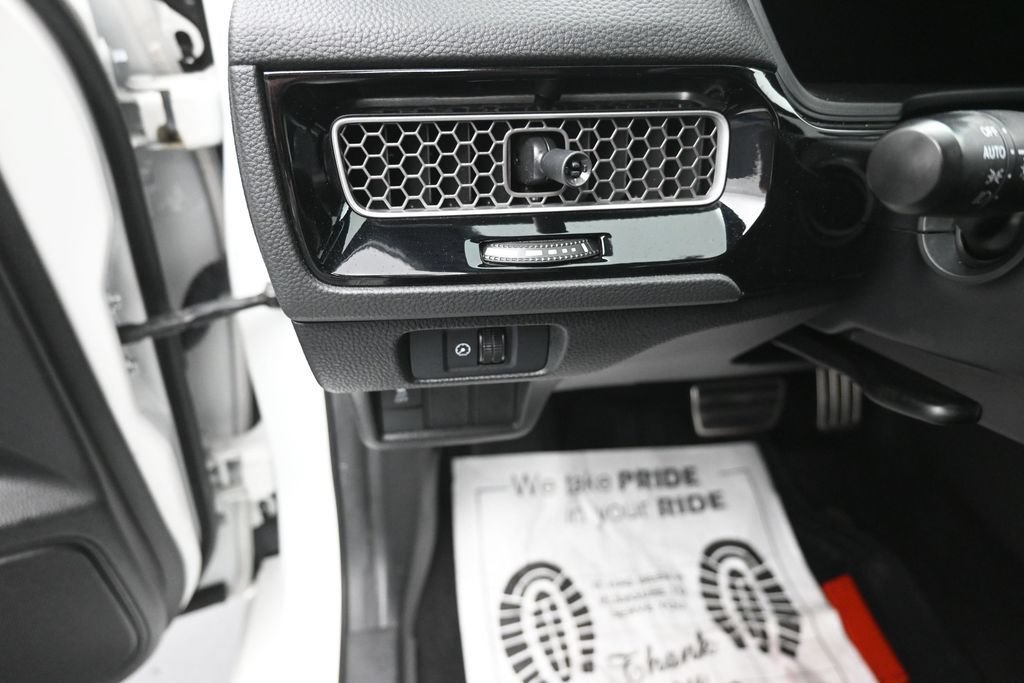 Used 2025 Honda Civic Sport image 13