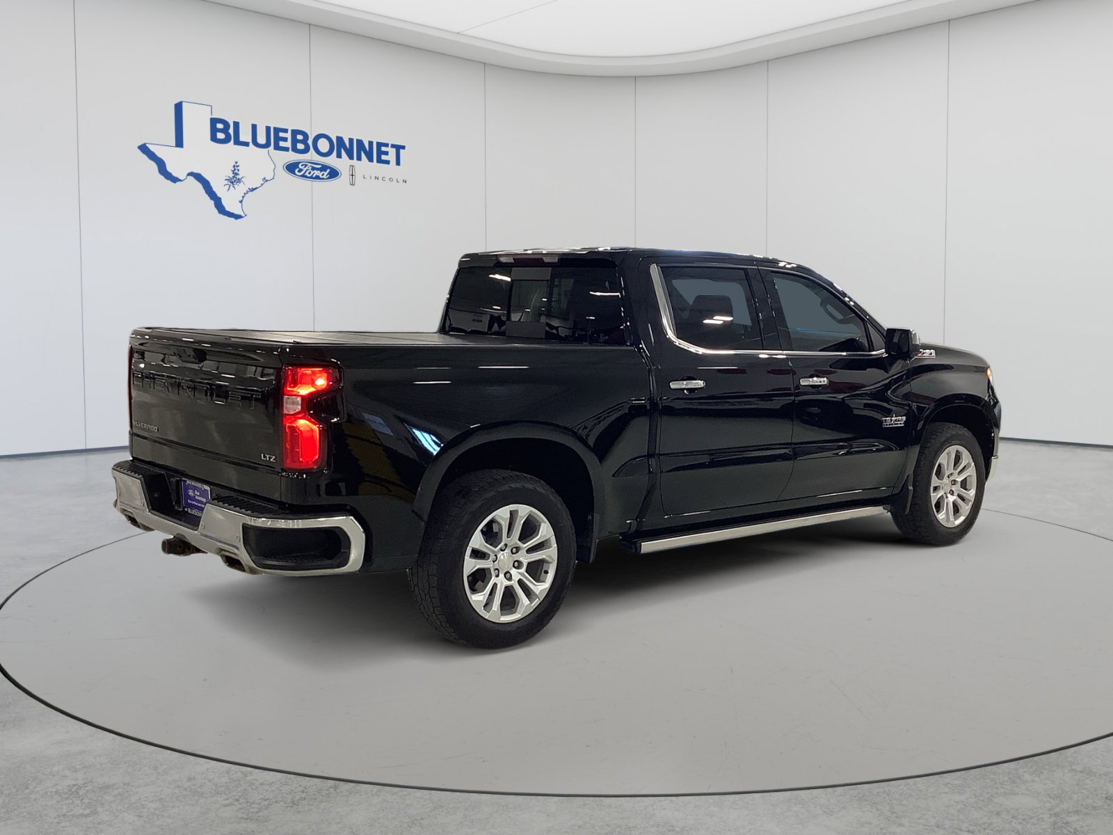 Used 2022 Chevrolet Silverado 1500 LTZ w/ LTZ Premium Texas Edition AWD/4WD image 5