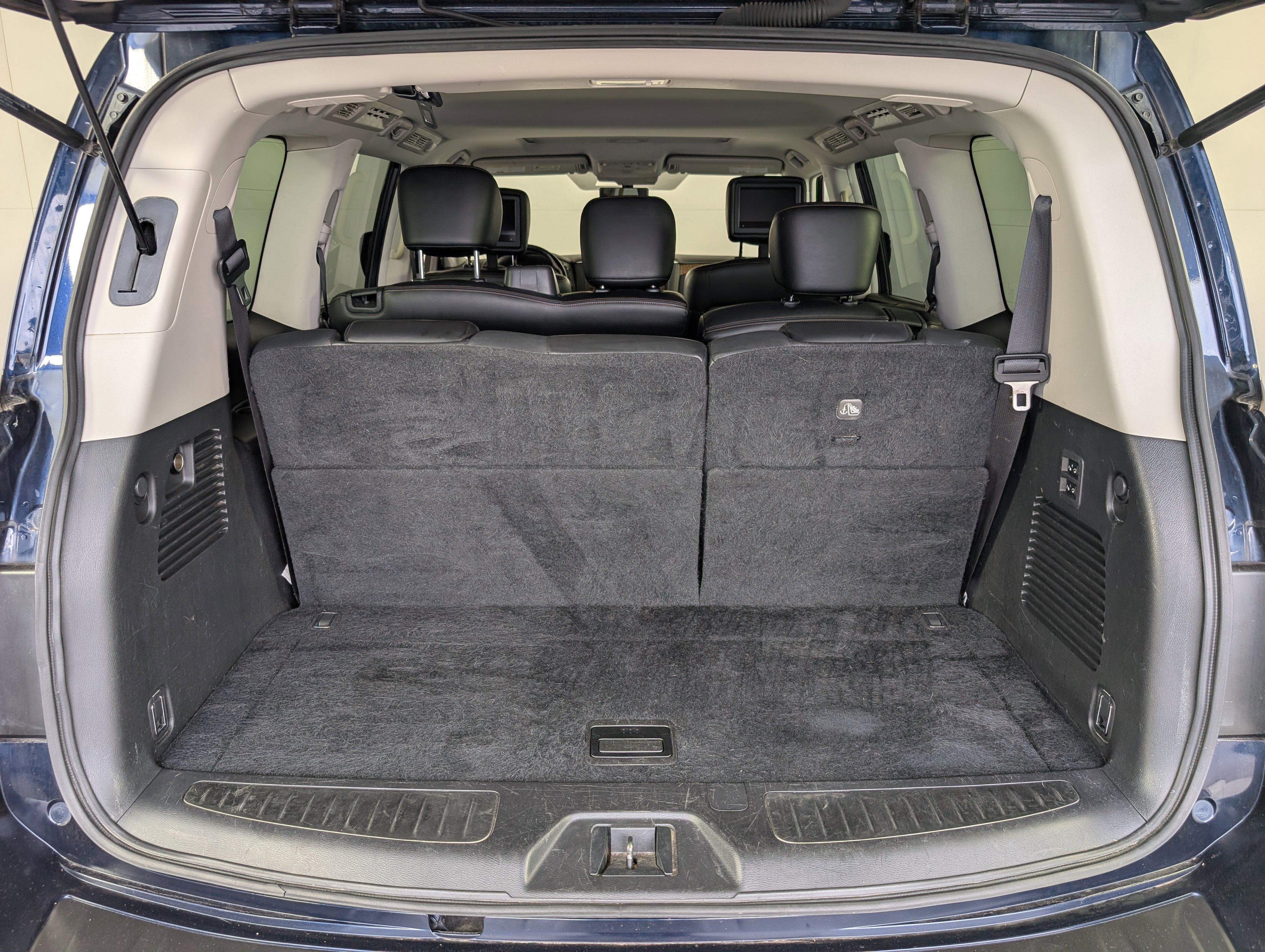 Used 2019 Nissan Armada Platinum image 9