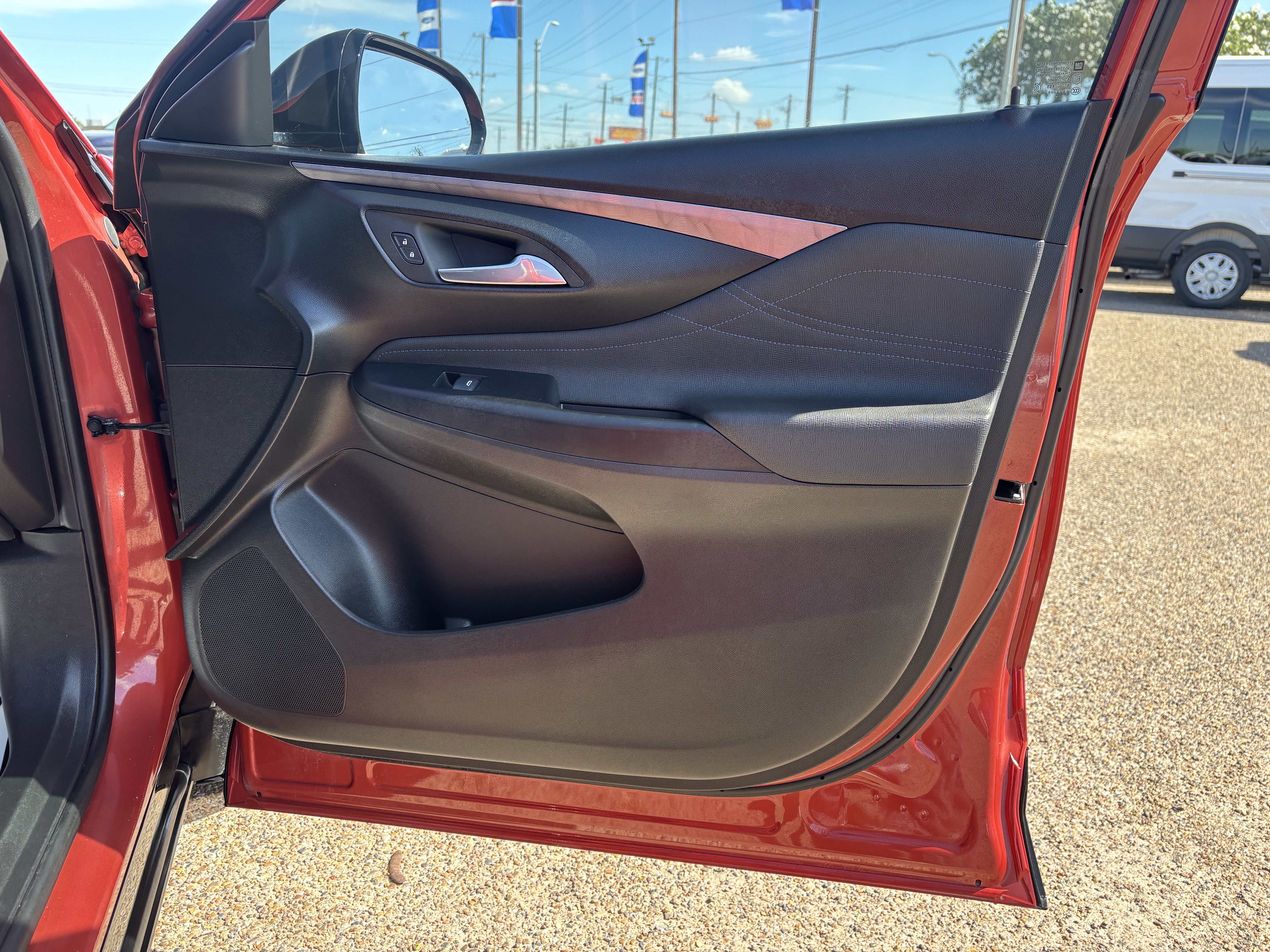 Used 2024 Buick Envista Sport Touring w/ Convenience I Package FWD image 24