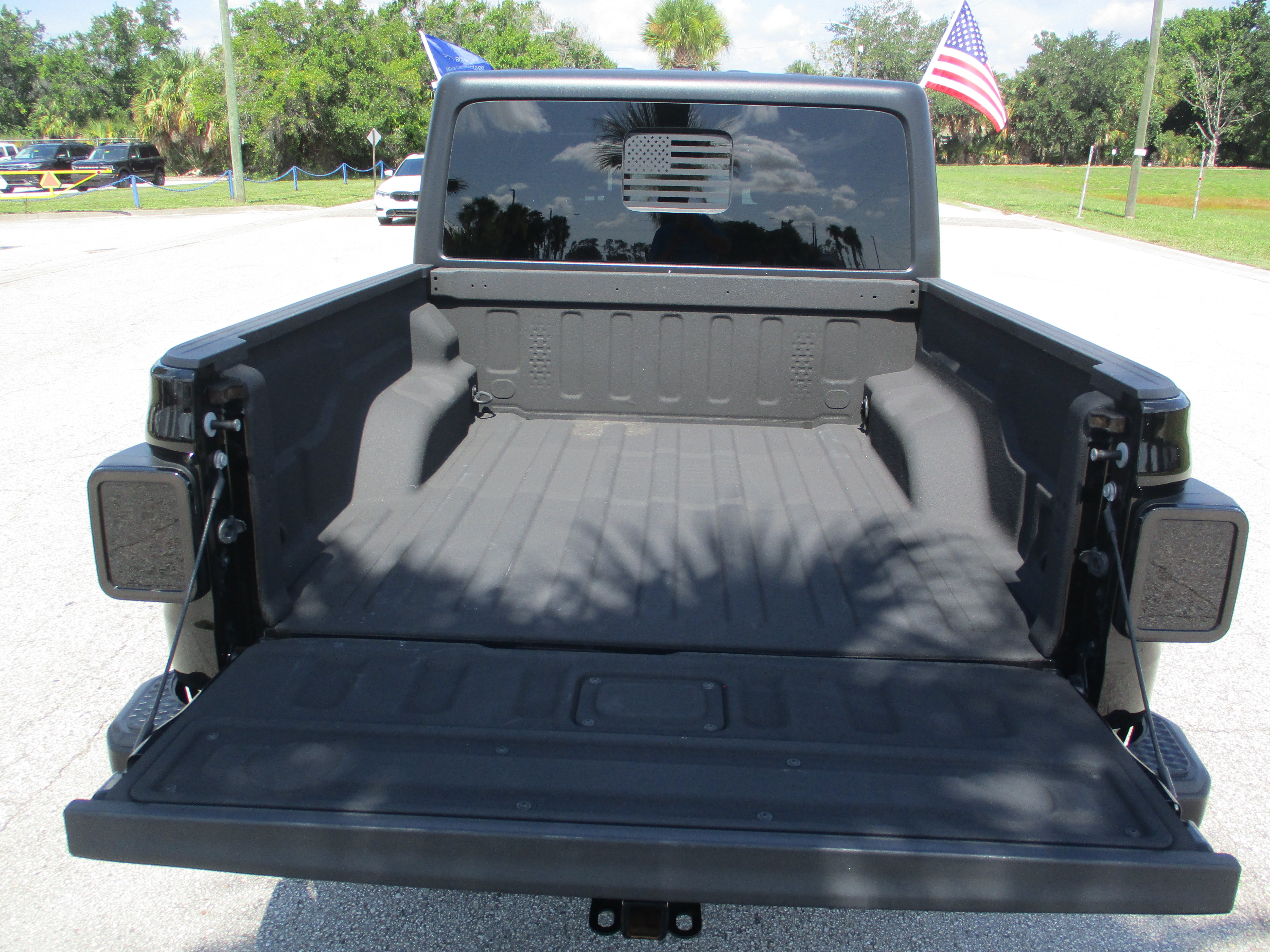 Used 2022 Jeep Gladiator Sport AWD/4WD image 12
