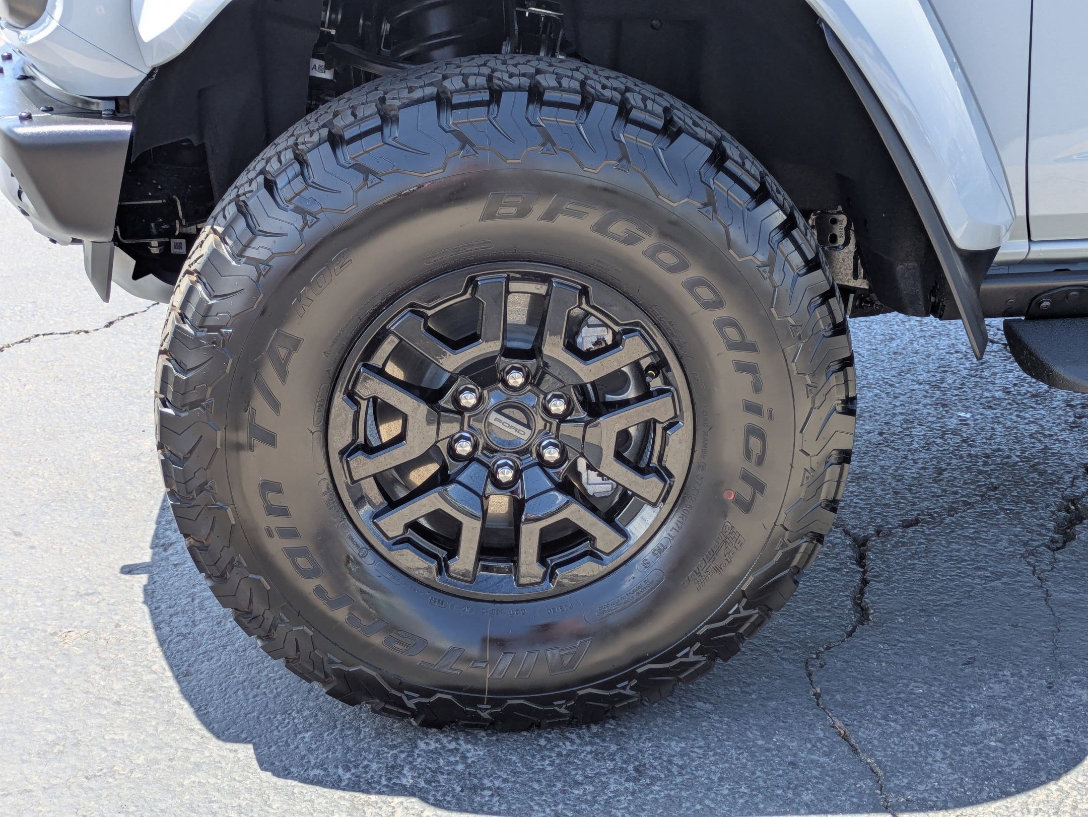 Certified 2026 Ford Bronco Raptor w/ Interior Carbon Fiber Pack AWD/4WD image 13