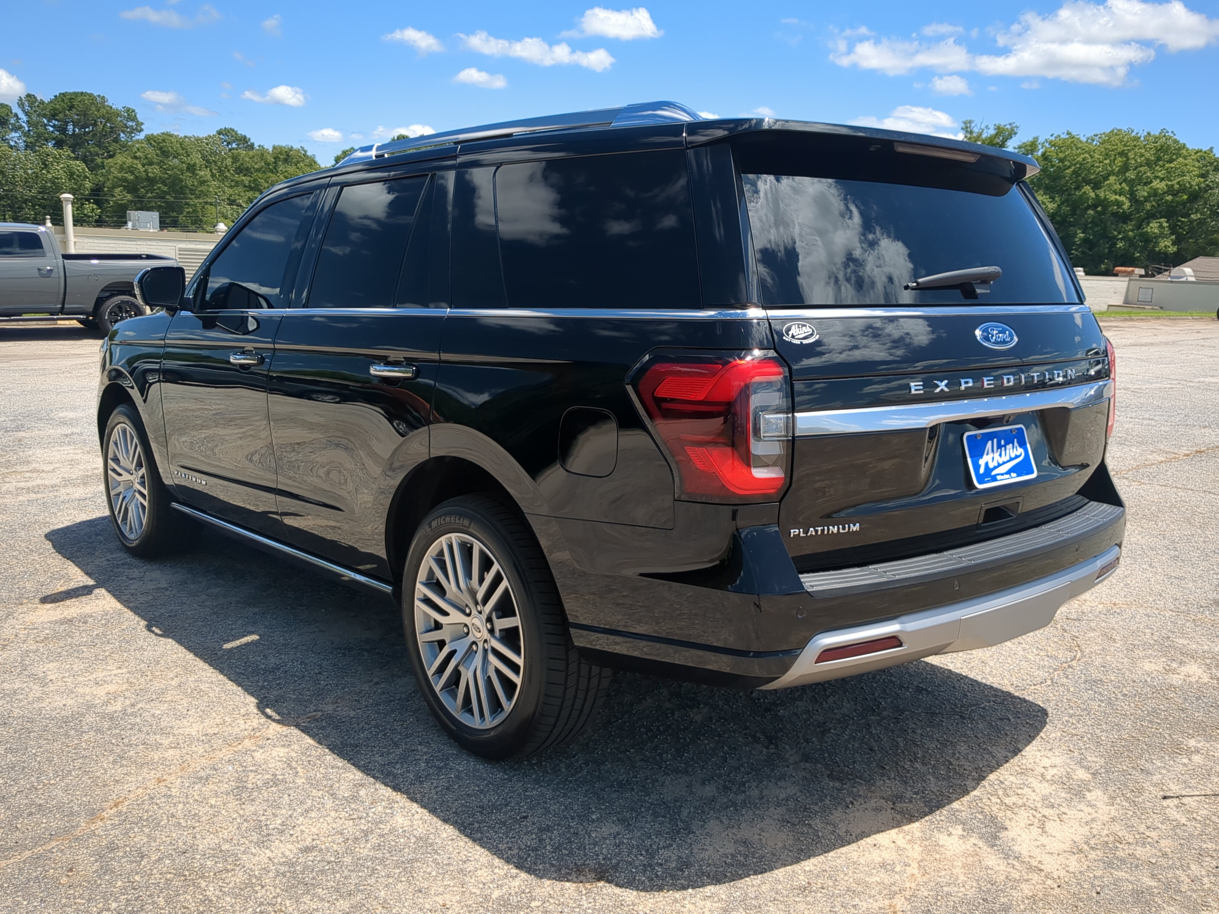Certified 2023 Ford Expedition Platinum AWD/4WD image 5
