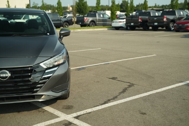 Used 2025 Nissan Versa SV FWD image 38