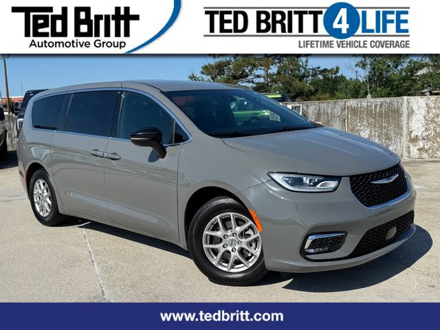 Used 2025 Chrysler Pacifica Select FWD video 1