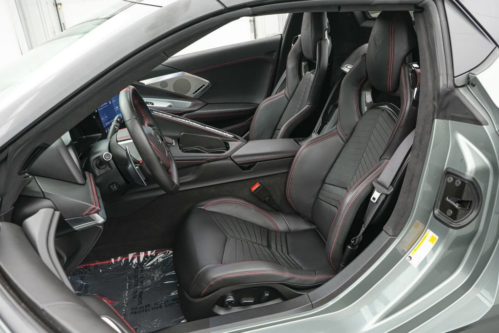 Used 2022 Chevrolet Corvette Stingray Premium Conv w/ Z51 Performance Package image 23