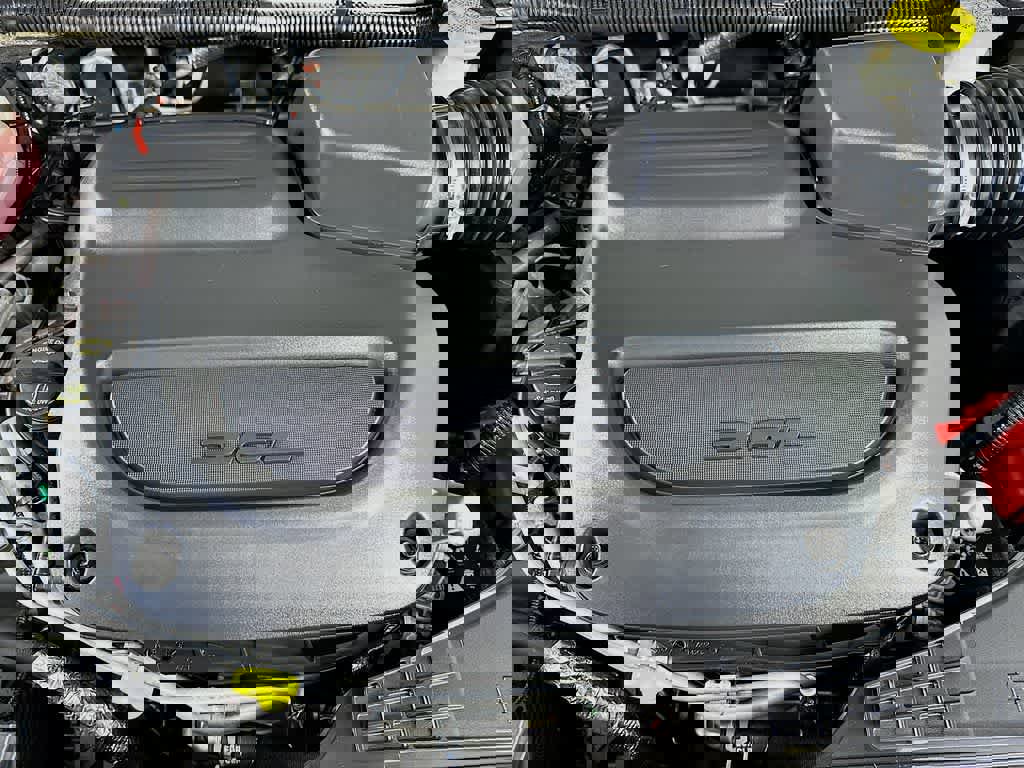 Used 2024 Chrysler Pacifica Touring-L image 9