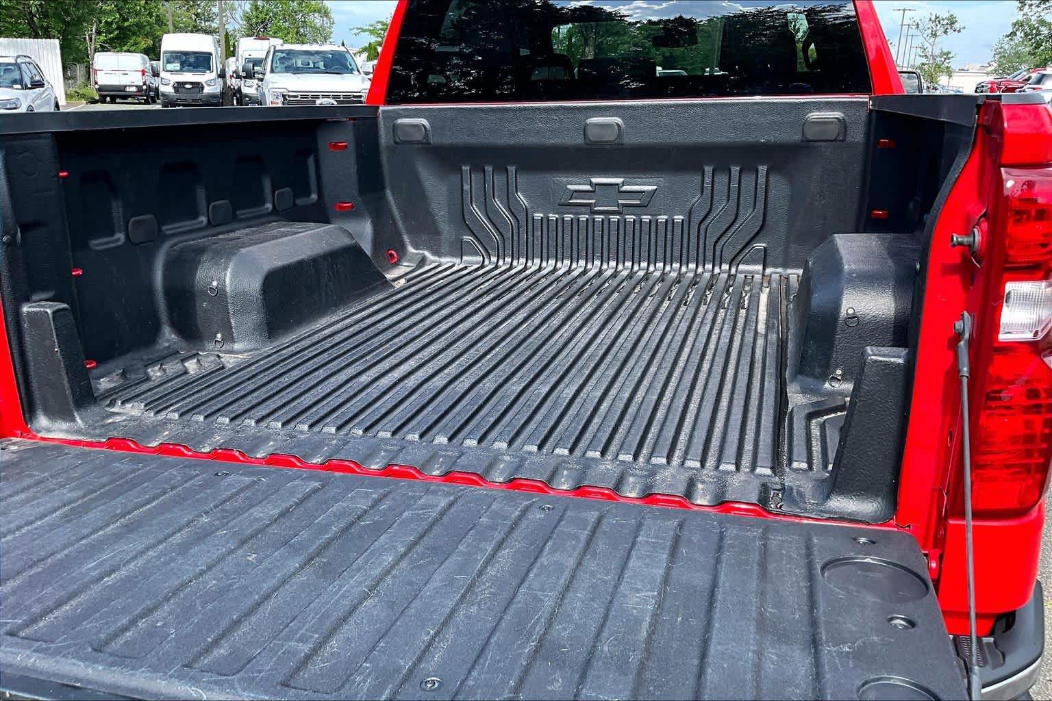 Used 2023 Chevrolet Silverado 1500 LT AWD/4WD image 32