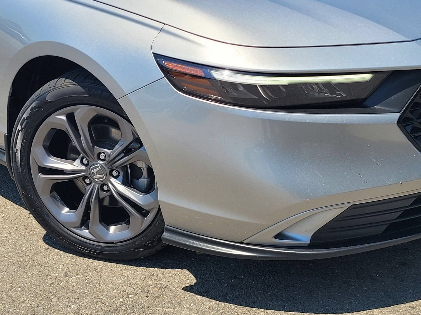 Used 2023 Honda Accord EX image 9