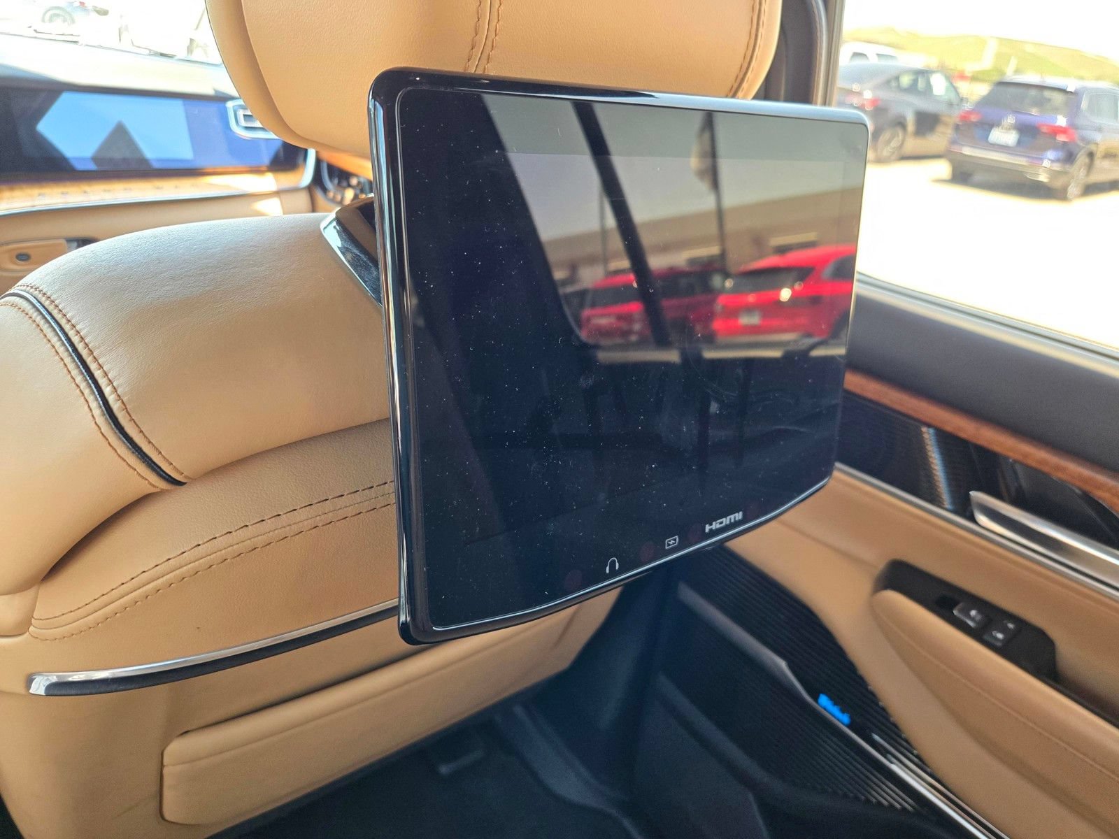 Used 2022 Jeep Grand Wagoneer Series III w/ Rear Seat Video Group 1 AWD/4WD image 13