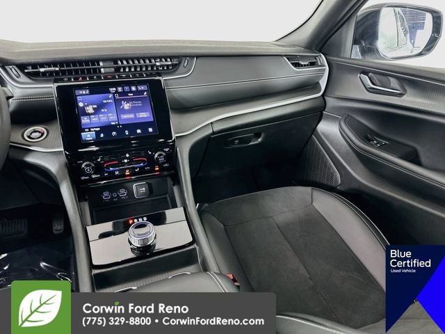 Used 2024 Jeep Grand Cherokee Altitude AWD/4WD image 27