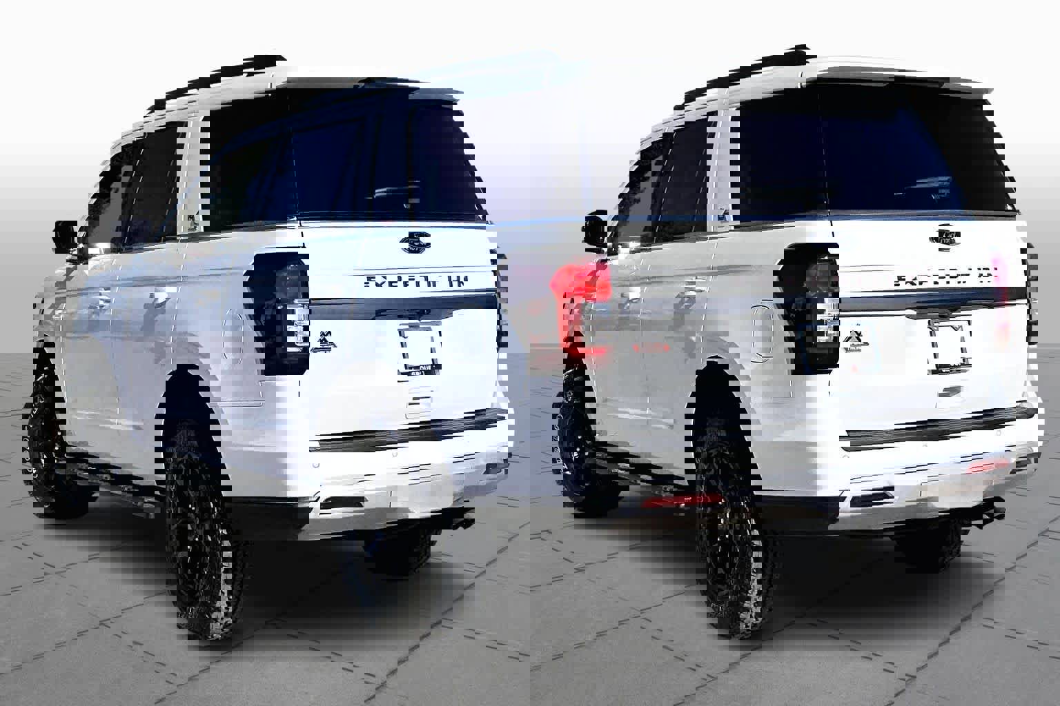 Certified 2024 Ford Expedition Timberline image 8