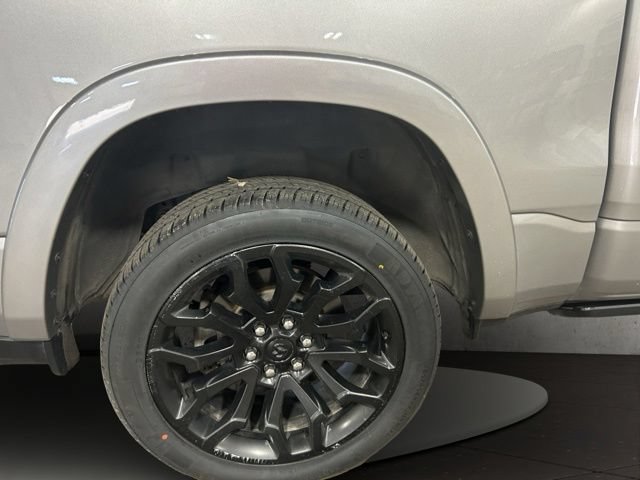 Used 2025 RAM 1500 Limited AWD/4WD image 32