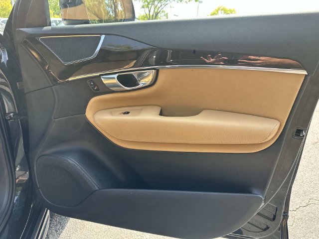 Used 2018 Volvo XC90 T6 Momentum w/ Convenience Package AWD/4WD image 37