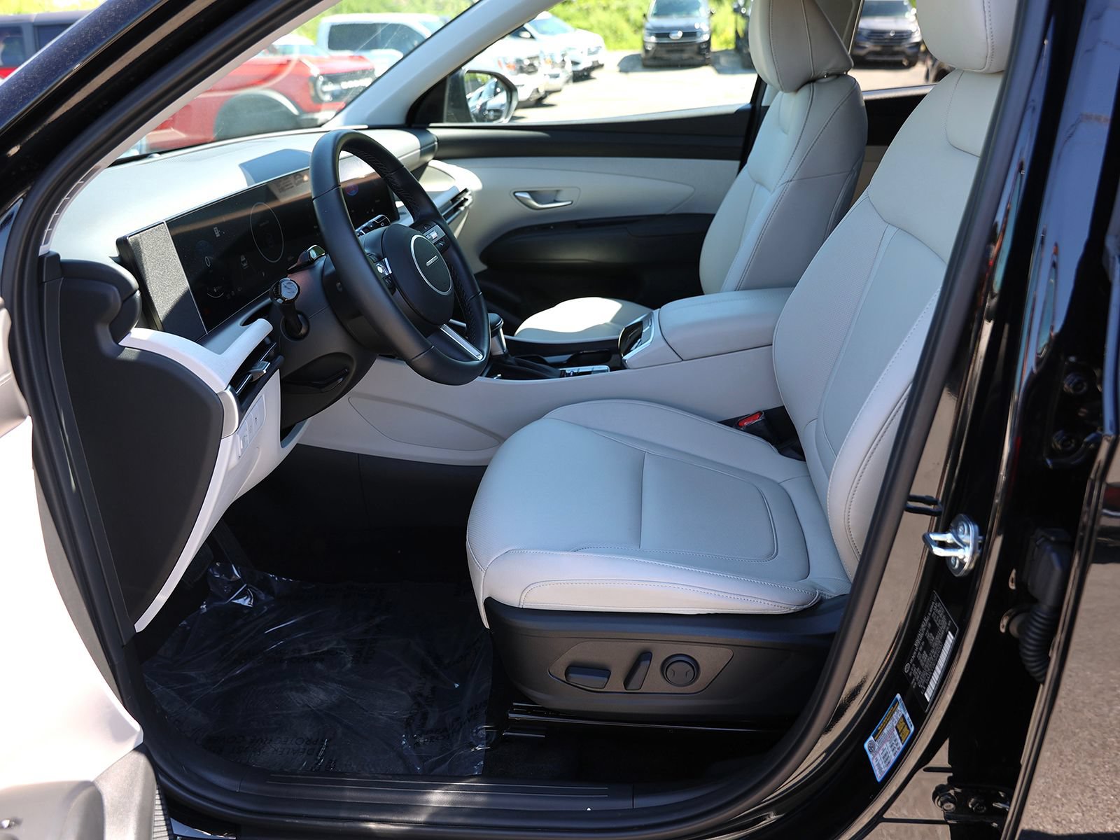 Used 2025 Hyundai Tucson SEL AWD/4WD image 18