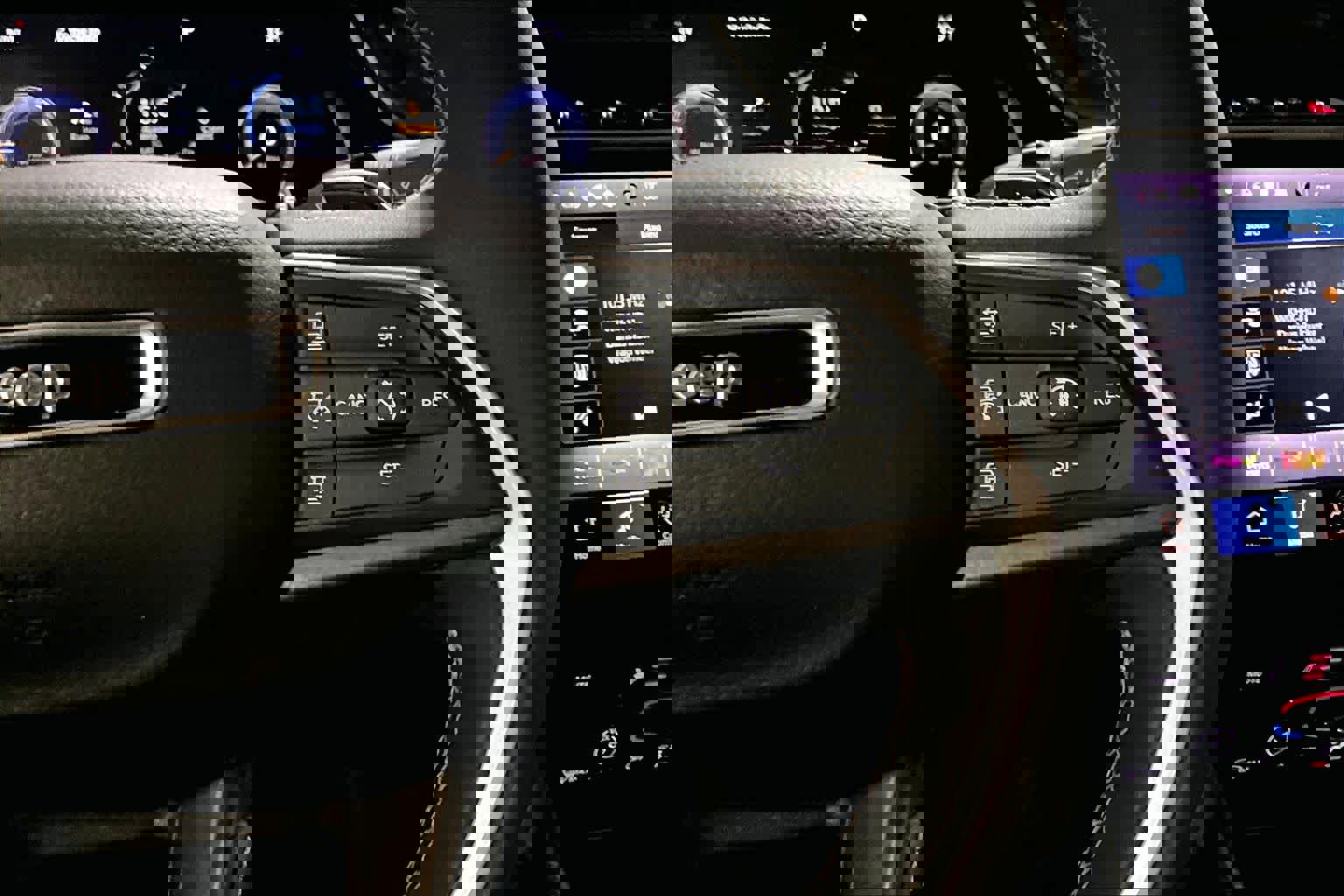 Used 2023 Jeep Grand Cherokee Limited w/ Luxury Tech Group II image 25