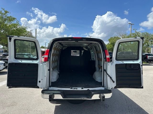 Used 2024 GMC Savana 2500 w/ Driver Convenience Package RWD image 21