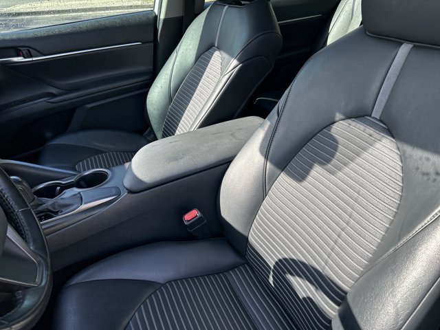 Used 2021 Toyota Camry SE w/ Convenience Package FWD image 16