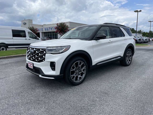 Certified 2025 Ford Explorer Platinum w/ Ultimate Package AWD/4WD image 9