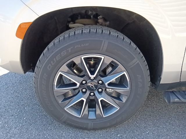 Used 2024 Chevrolet Tahoe Z71 w/ Luxury Package image 10