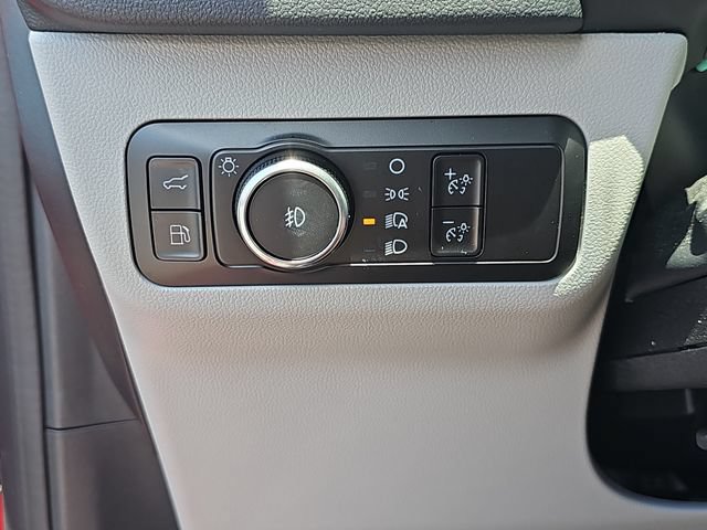 Certified 2023 Ford Escape Platinum w/ Premium Technology Package AWD/4WD image 30