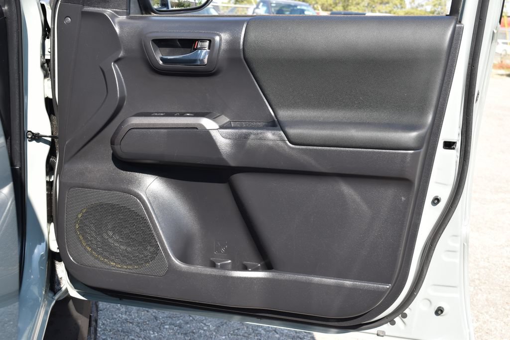 Used 2023 Toyota Tacoma TRD Sport AWD/4WD image 31