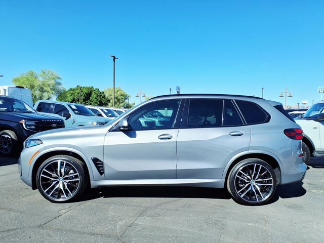 Used 2025 BMW X5 xDrive40i w/ M Sport Package image 3
