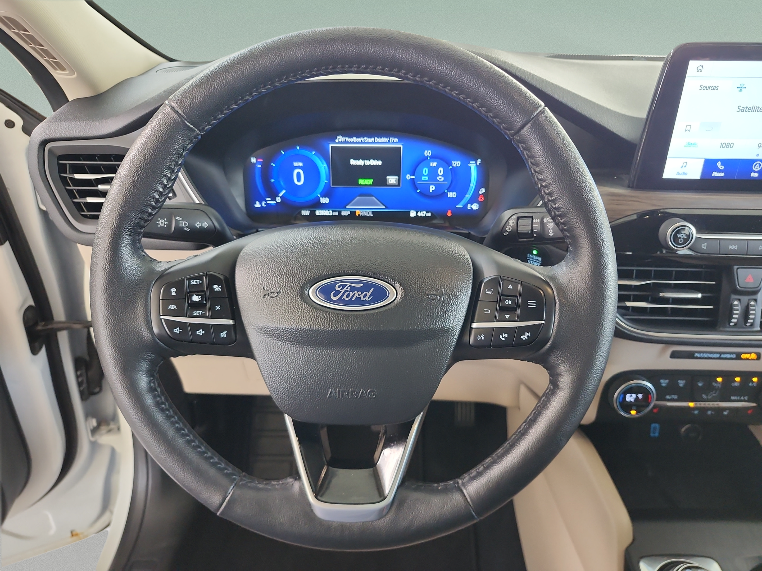 Certified 2020 Ford Escape Titanium w/ Titanium Premium Package 2.0 FWD image 8