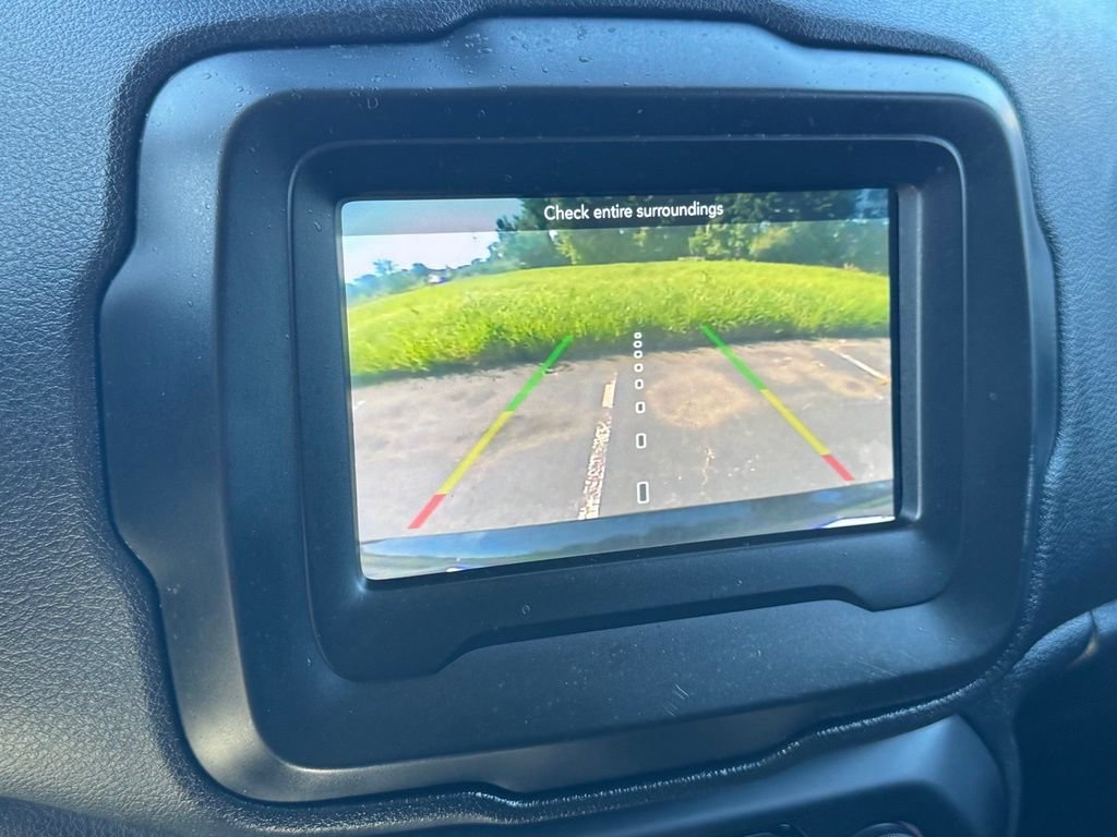 Used 2018 Jeep Renegade Altitude AWD/4WD image 27