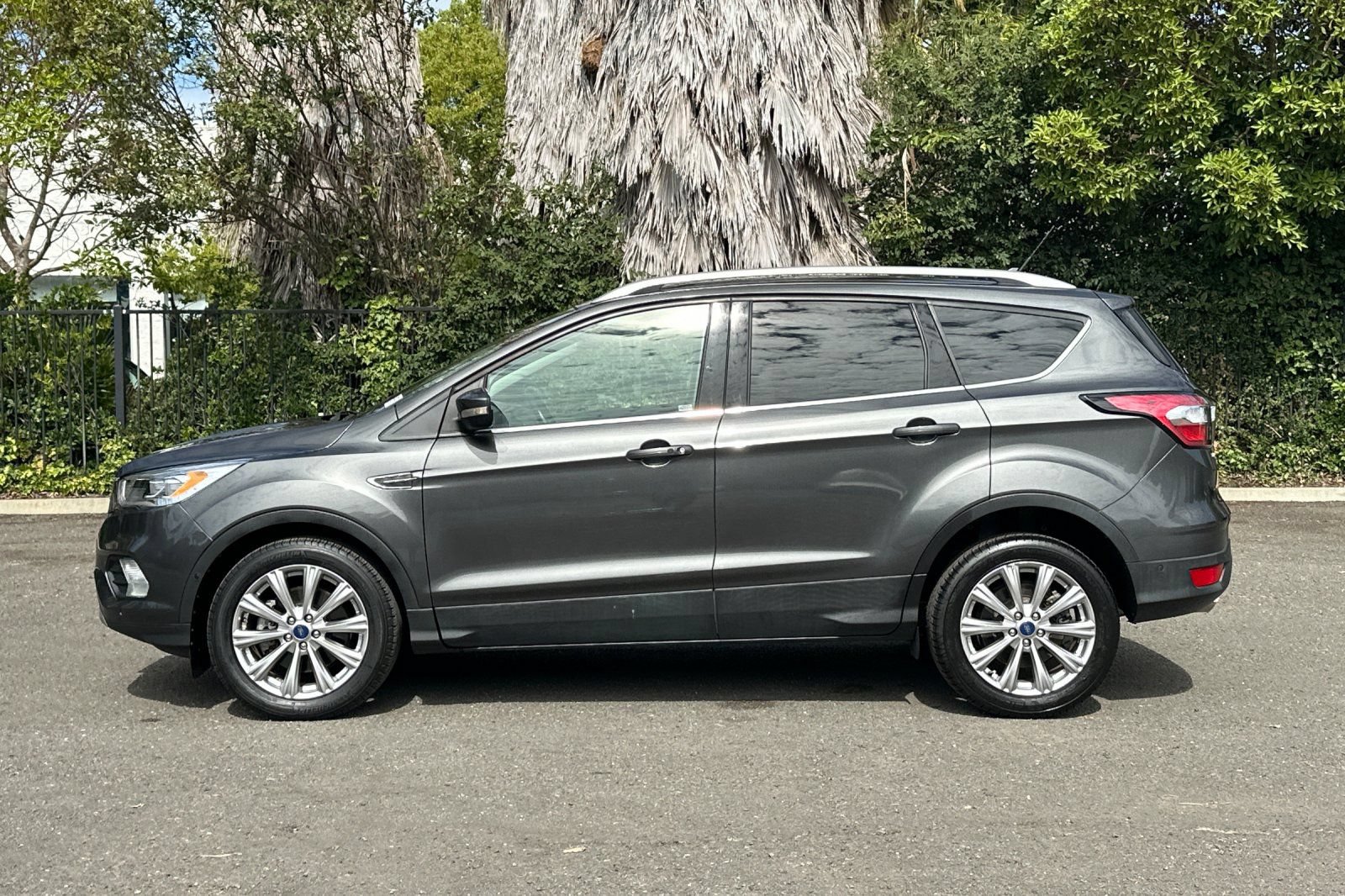 Certified 2018 Ford Escape Titanium FWD image 7