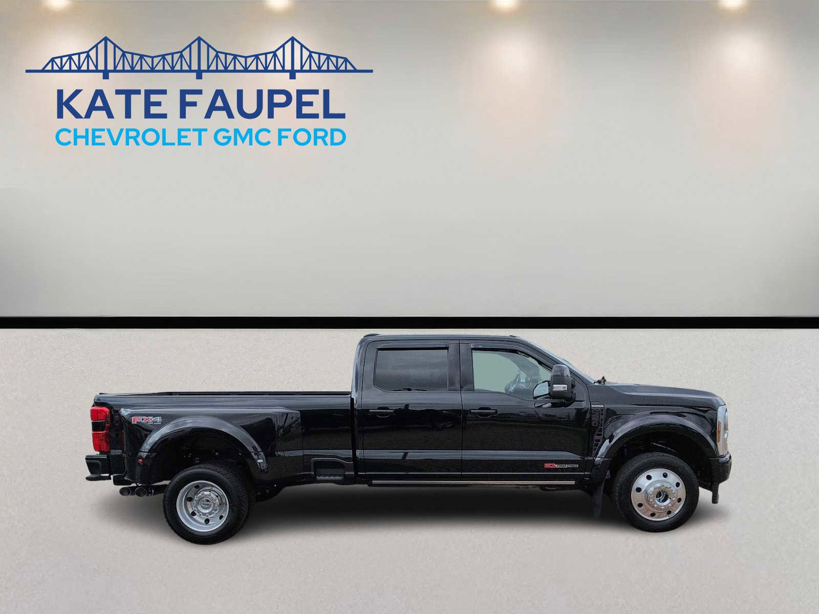 Certified 2025 Ford F450 Platinum w/ FX4 Off-Road Package AWD/4WD image 2
