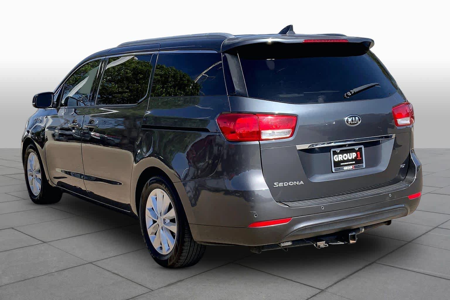 Used 2017 Kia Sedona EX FWD image 11