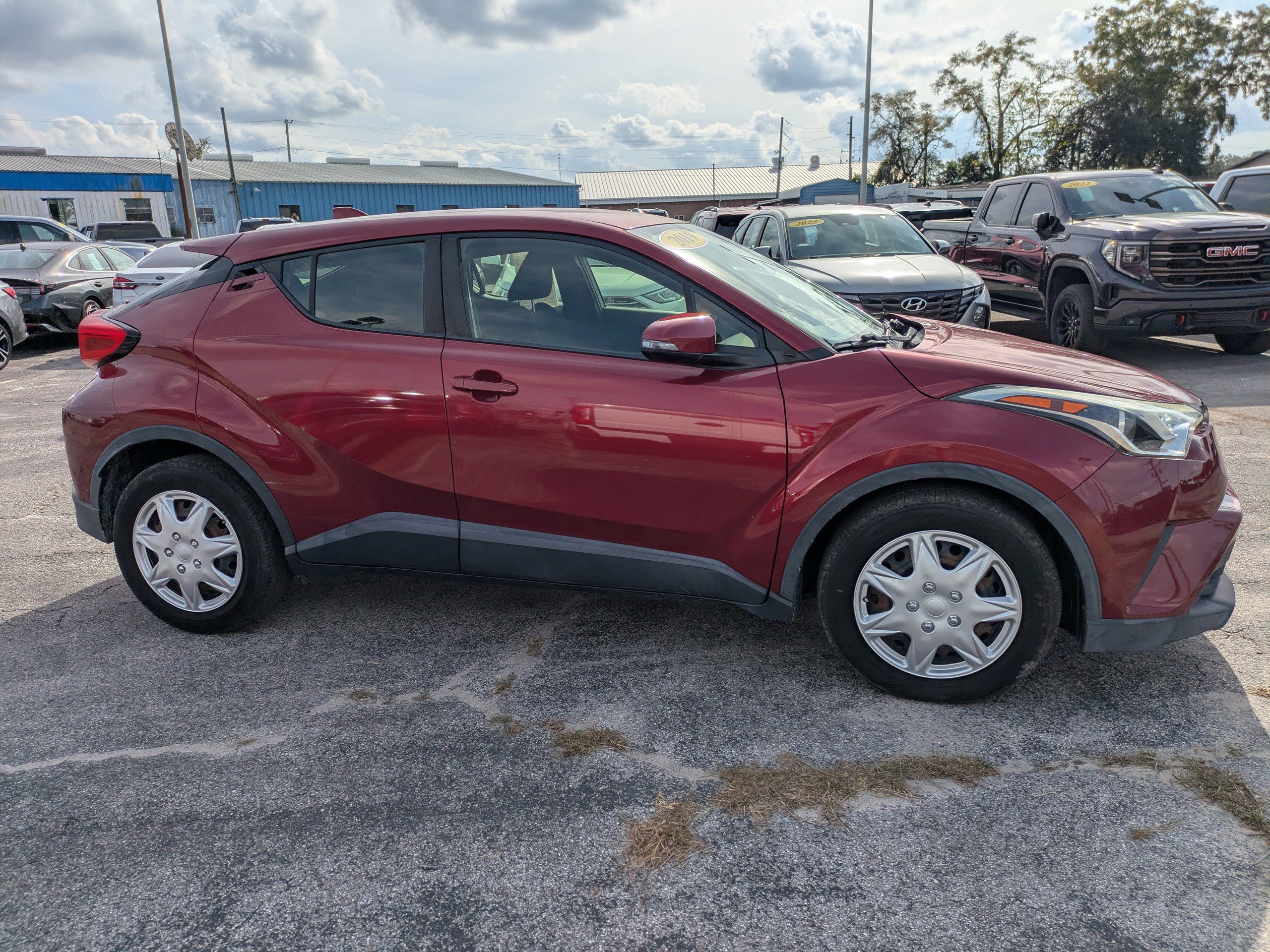 Used 2019 Toyota C-HR LE image 6