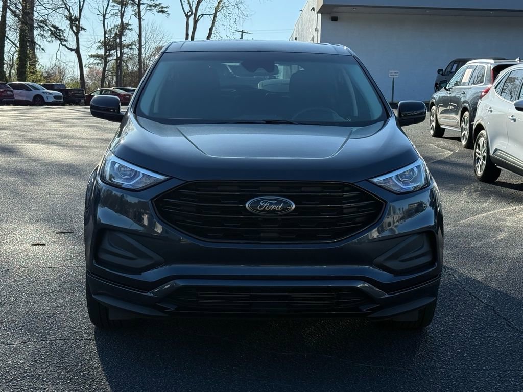 Certified 2022 Ford Edge SE w/ Black Appearance Package image 9