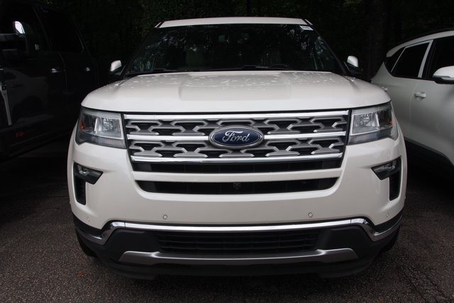 Certified 2018 Ford Explorer Limited w/ Equipment Group 301A FWD image 3